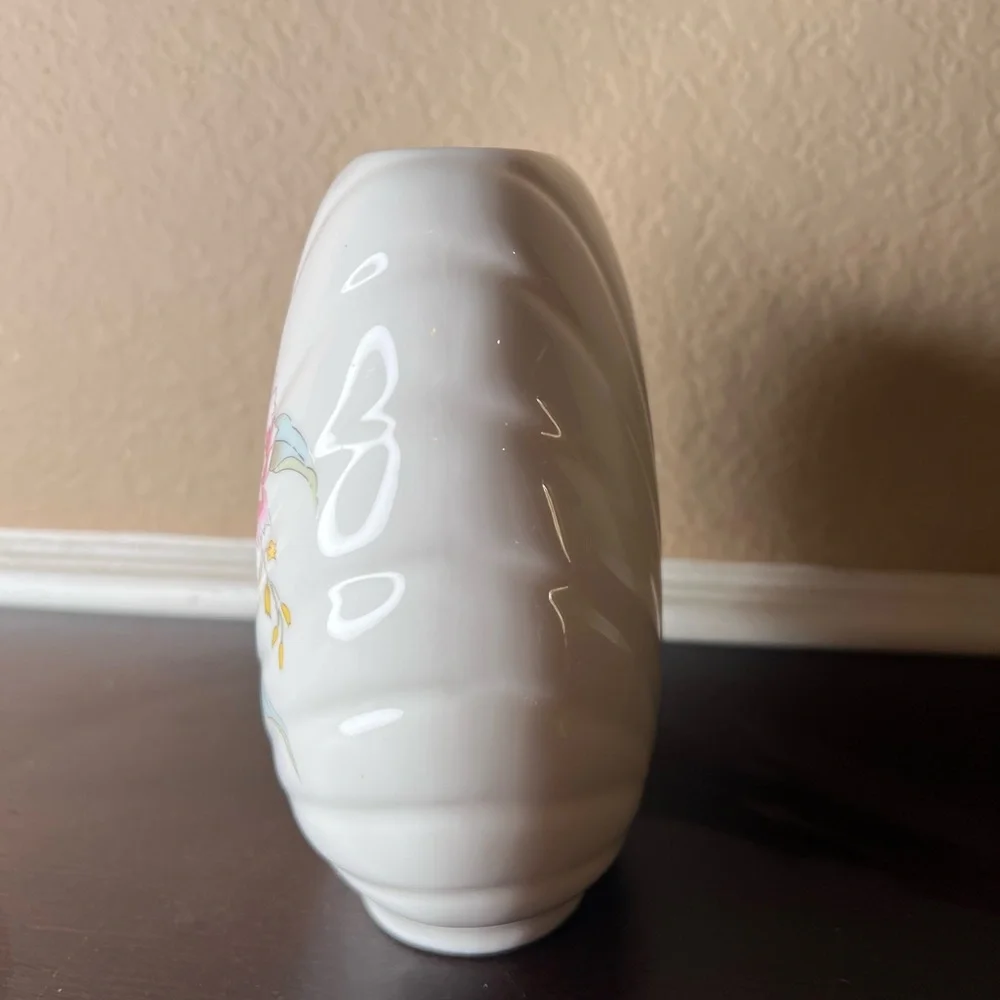 Vintage 1980's Floral Shell Vase, 80's Deco Revival, Japanese Fine China, Pastel